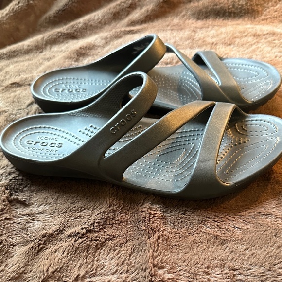 CROCS Women's Swiftwater Black Sandals - Picture 3 of 8